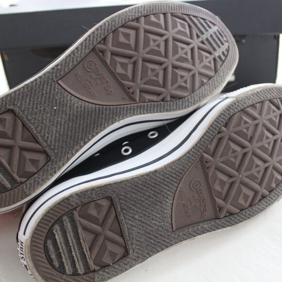 Black Converse (Men's 8.5, Women's 10.5) - Picture 6 of 6